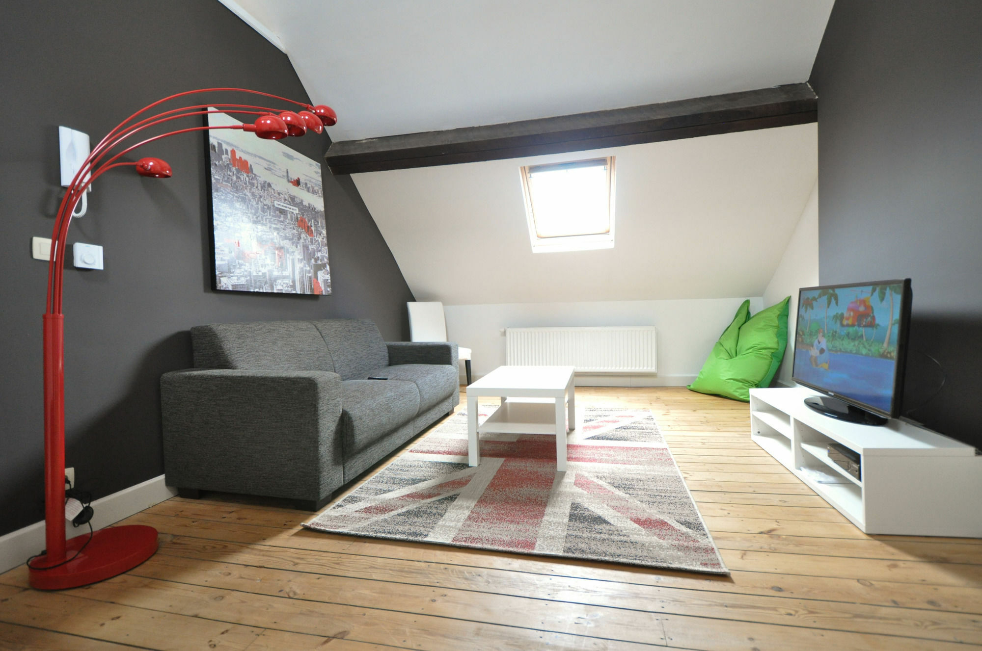 Urban Eu Aparthotel 2*